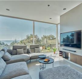 6 bedroom villa with pool and roof terrace, Sveti Stefan, sleeps 12